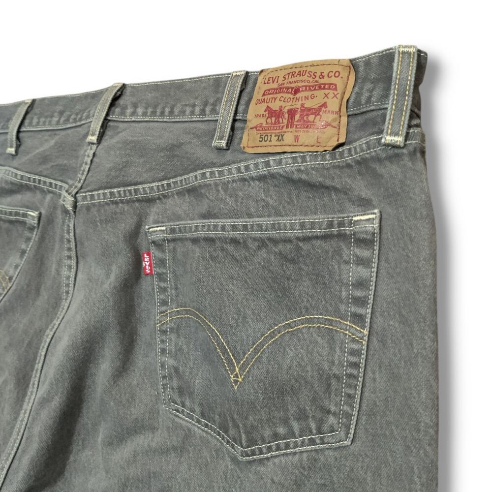 Vintage Levis 501xx Jeans Mens 41 x 30 Light Grey Faded Button Fly Straight Y2K